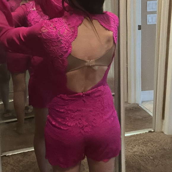 Women’s Bebe Rosa Lace Romper with Contrast Sleeves. - Picture 2 of 6